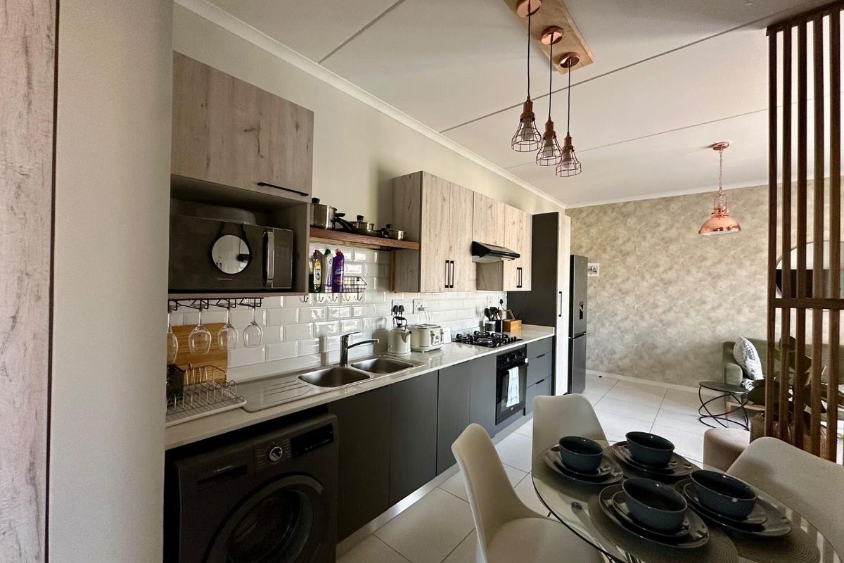 Fully furnished In Carlswald - Photo 5