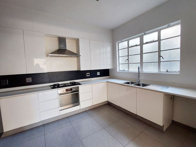 Spacious and modern, 1 bedroom, 1 bathroom apartment available in Killarney - Photo 5