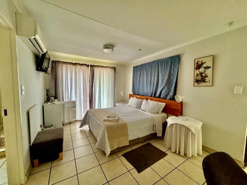 GUEST HOUSE FULLY FURNISHED FOR SALE IN PRETORIA NORTH - Photo 8
