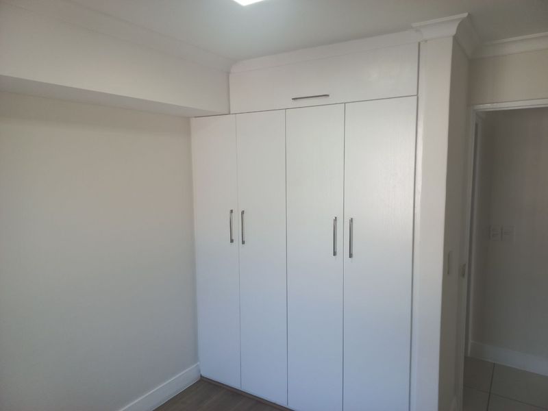Comfortable and spacious lock-up-and-go ideal for a young professional - Photo 10