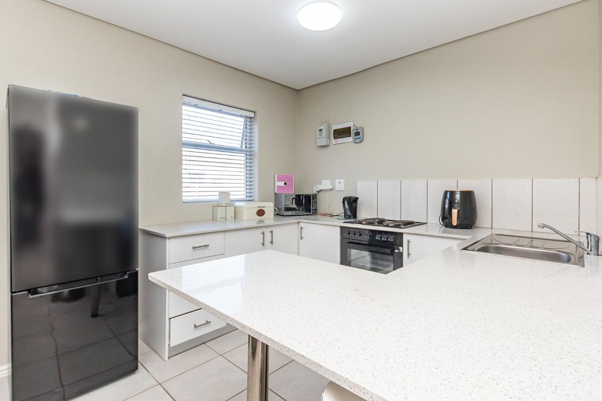 SMART GROUND FLOOR UNIT - Photo 4