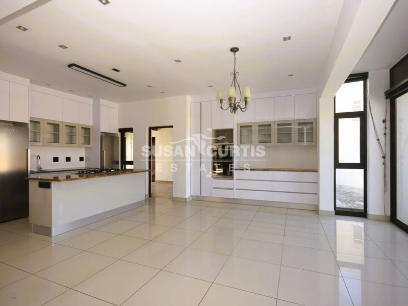 ARCHITECTURALLY DESIGNED double storey MANSION READY FOR BNB WITH HEAVENLY VIEWS! - Photo 5