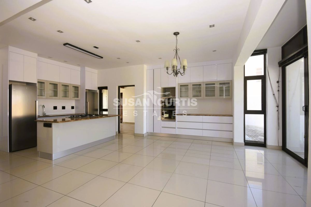 ARCHITECTURALLY DESIGNED double storey MANSION READY FOR BNB WITH HEAVENLY VIEWS! - Photo 5
