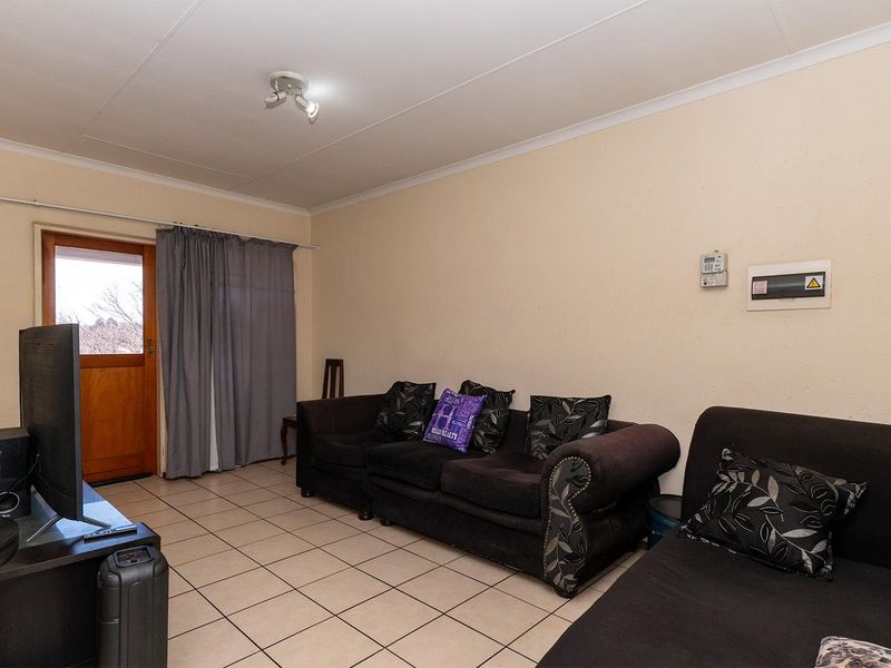 WHY PAY RENT? - Photo 2
