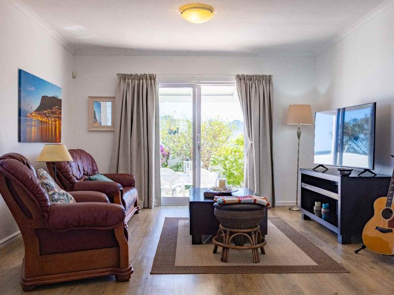 Charming, Secure Living in a Prime Location! - Photo 8
