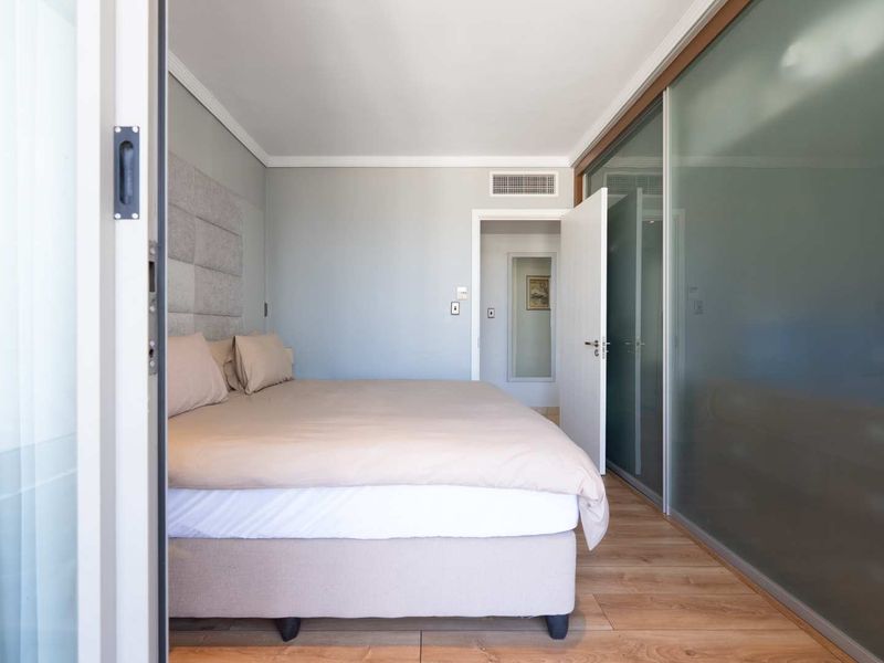 Five-star hotel living in the heart of Cape Town - Photo 6