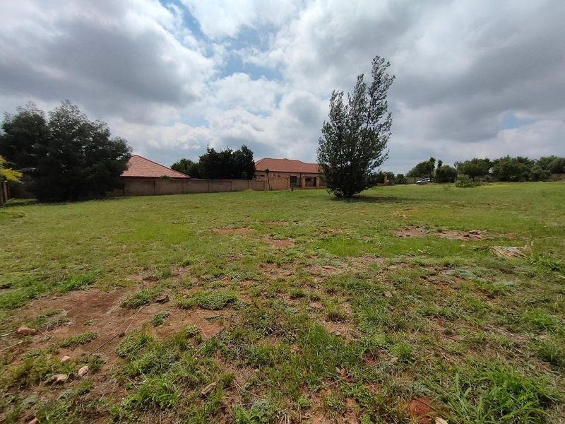 Beautiful Stand Situated Within Well Managed Estate - Photo 7