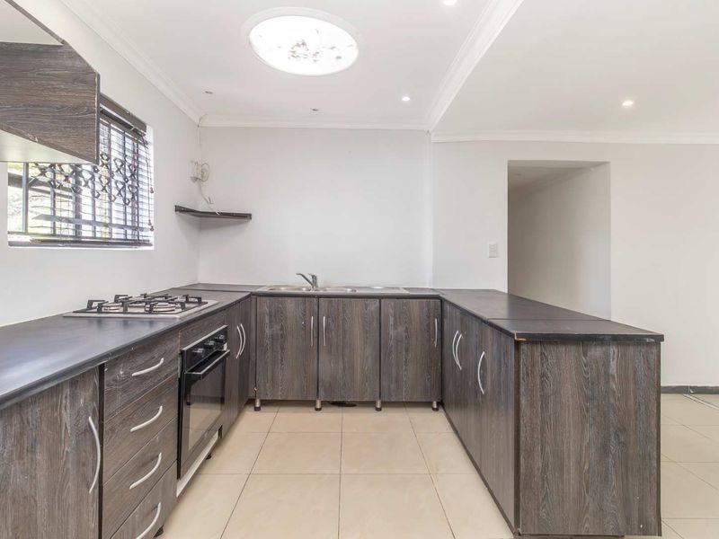 Spacious 4 Bed House to Let in Blairgowrie - Photo 6