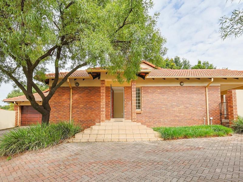 Beautiful 3-bedroom Simplex in The Wilds Estate - Photo 2