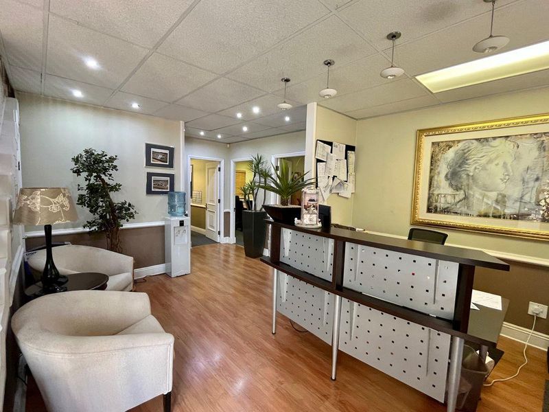 Quiet productive environment for your small business. - Photo 1