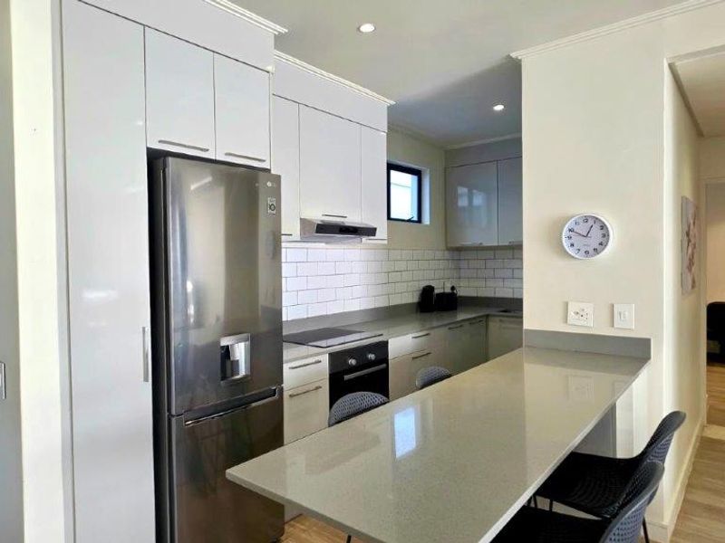 Modern Furnished 2-Bedroom Apartment in Shoreline Retirement Estate (50+) - Photo 6