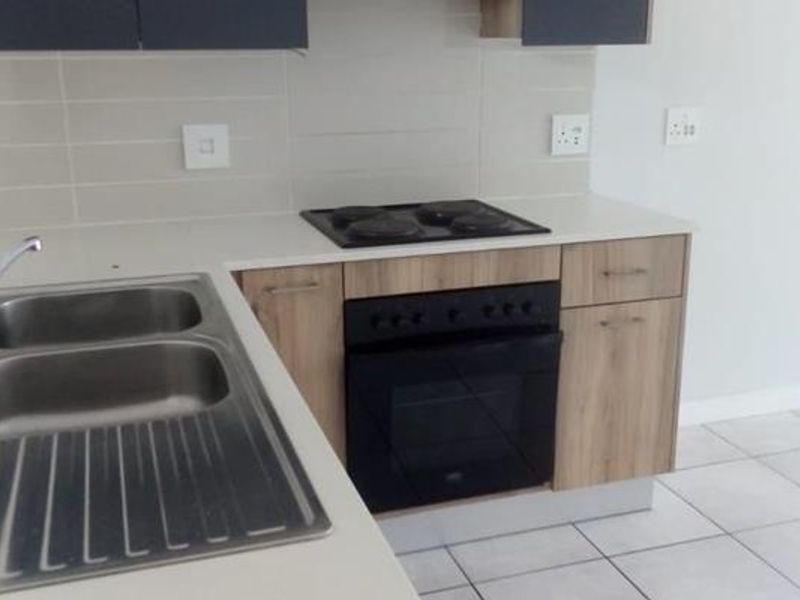 2 Bedroom Apartment for Sale in Linbro Park - Photo 4