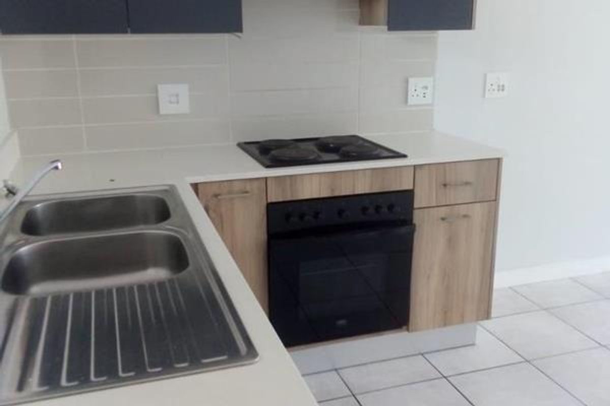 2 Bedroom Apartment for Sale in Linbro Park - Photo 4