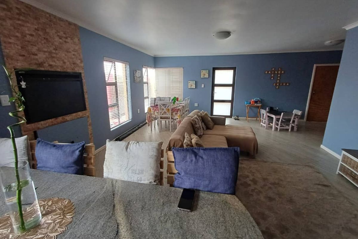 Starter Home - Photo 4