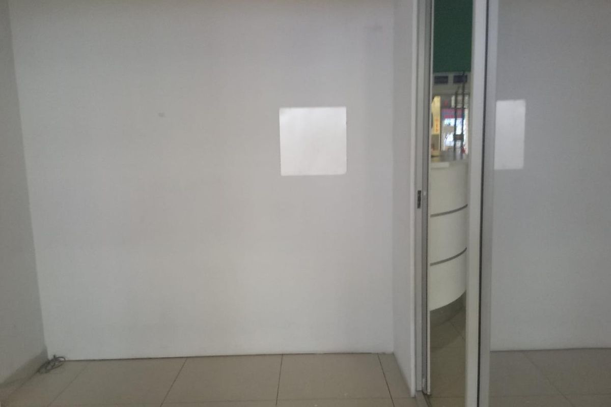 Prime Retail space to let - Photo 2