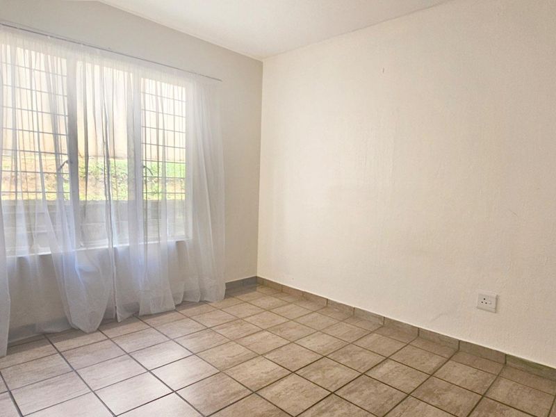 Exquisite Charm for First-Time Buyers & Investors - Photo 9