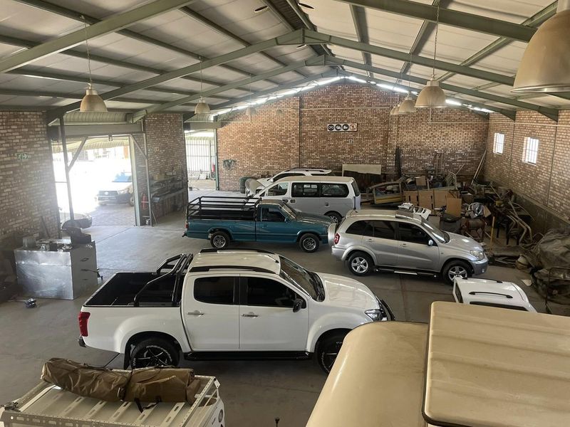 TO LET!! WAREHOUSE IN LAFRENZ INDUSTRIAL AREA - Photo 3