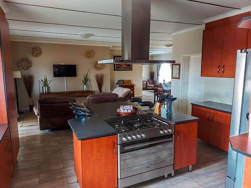 A Prime Investment and Family Home Opportunity in Upmarket Oshakati East Ext.16 - Photo 7