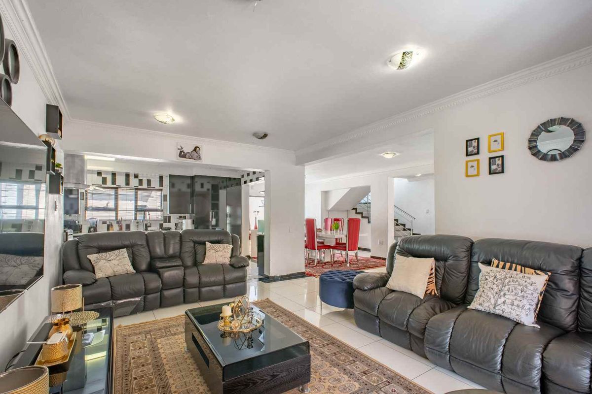 A 4 Bedroom Family Home for Sale in  Stone Ridge Country Estate - Photo 5