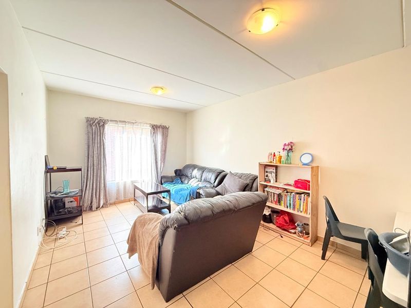 Bright, Modern 2-Bedroom Home in Prime Location! - Photo 9