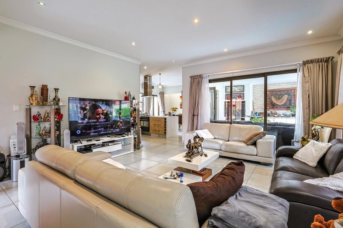 The New Classic: Uncompromised Self-Sufficiency - Photo 4