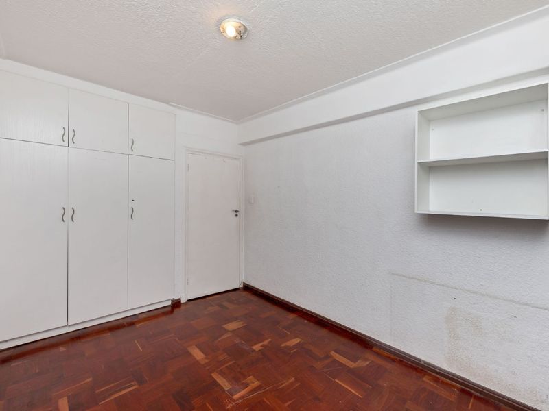 Outstanding Opportunity - Airbnb- & Pet Friendly,Spacious Garden Apartment with Garage - Photo 7
