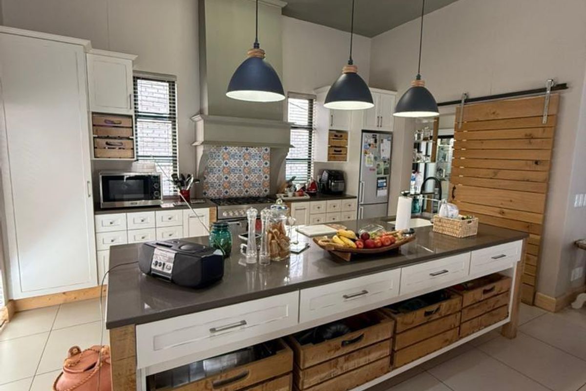 Klein Windhoek- For Sale- N$6 995 000 - Photo 3