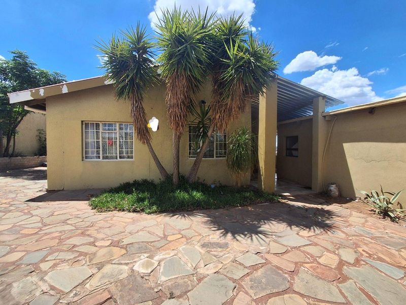 3 Bedroom House For Sale in Dorado Park - Photo 3