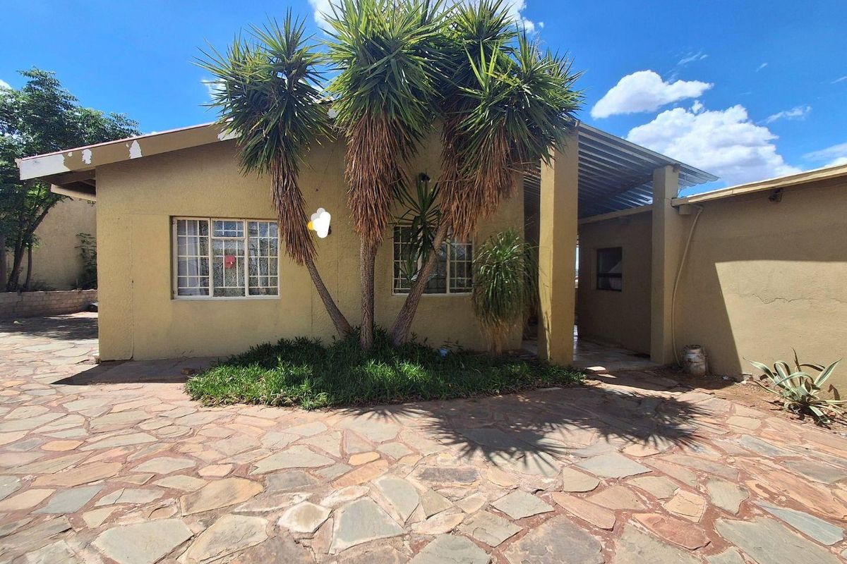 3 Bedroom House For Sale in Dorado Park - Photo 3
