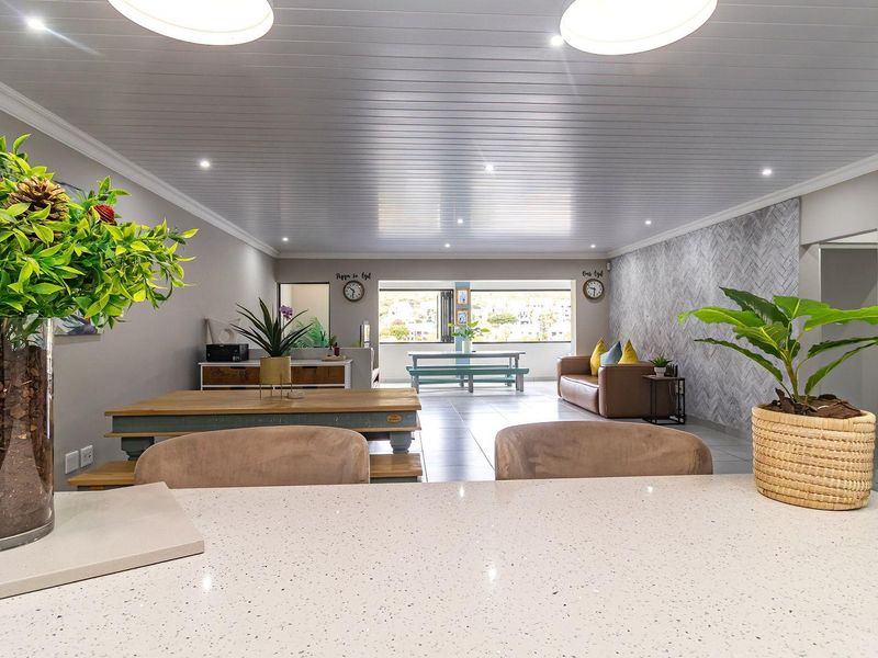 Modern and neat as a pin family home in Island View - Photo 5
