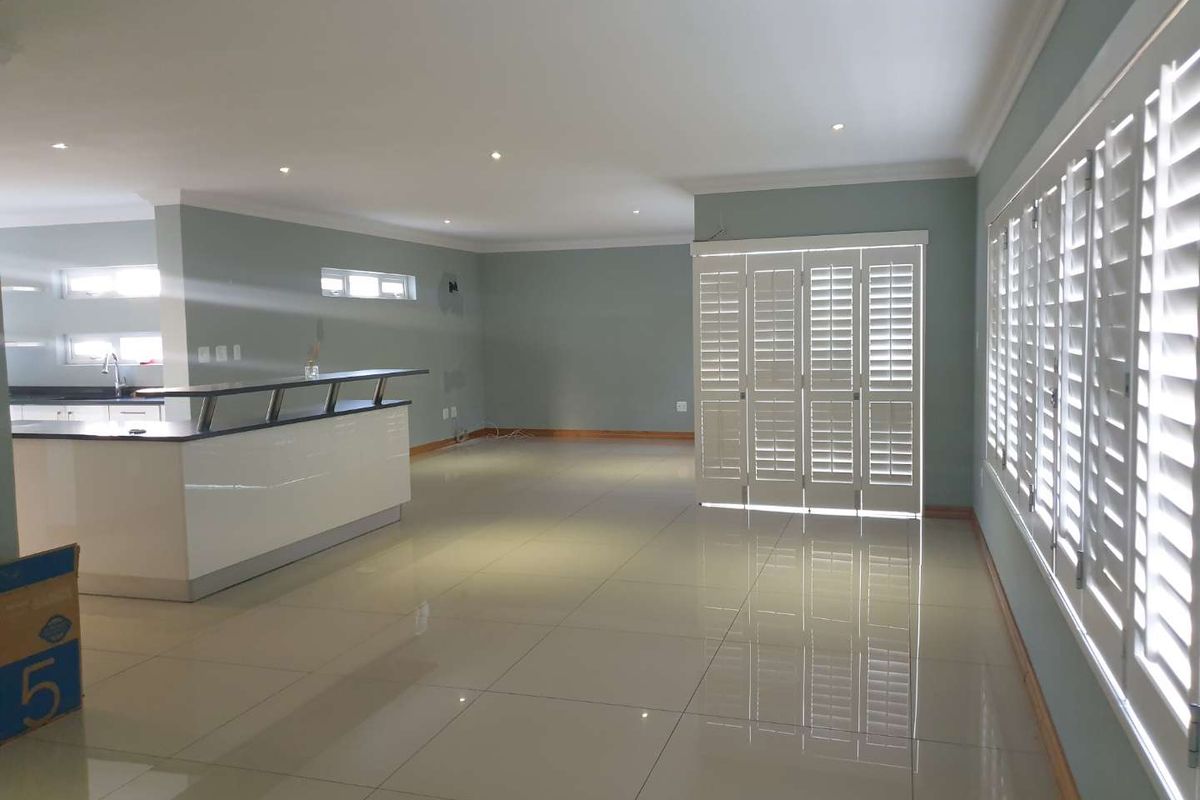 Beautiful 4 Bedroom House in Tranquil settings - Photo 2