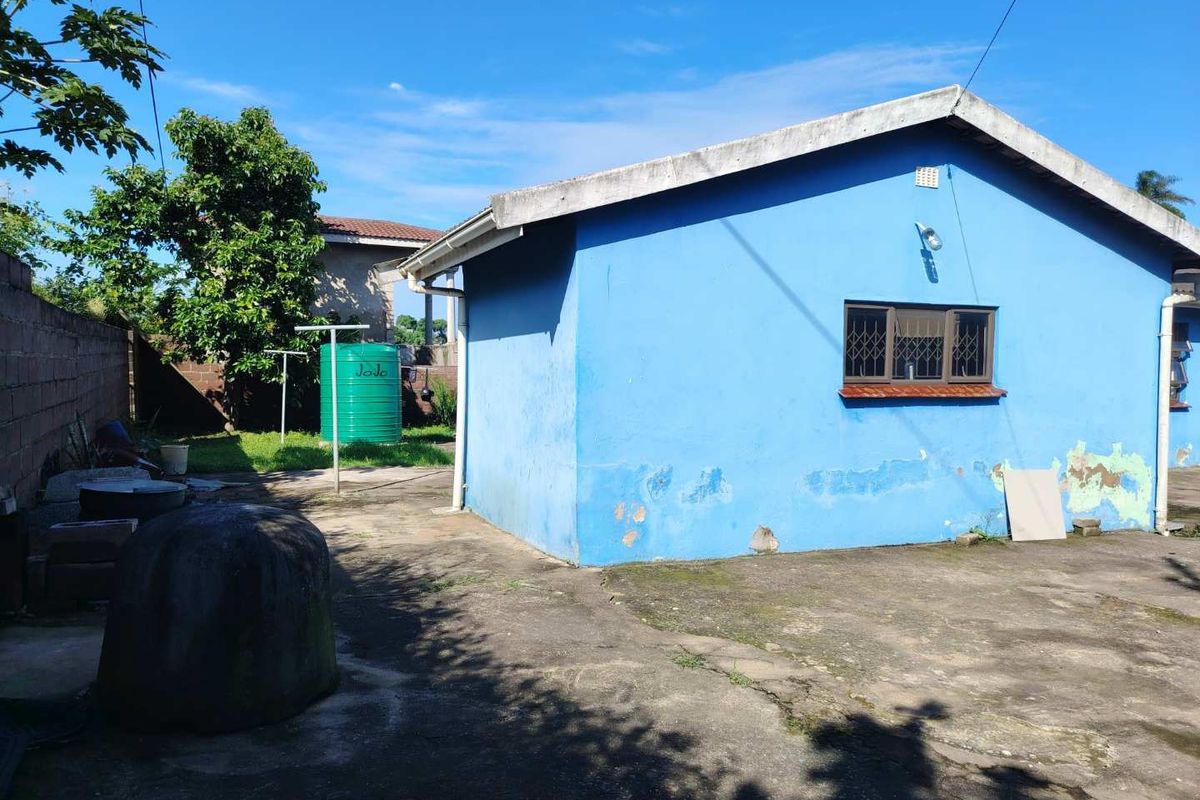 Spacious 4-bedroom house in one of the best area in Umlazi suburb - Photo 5