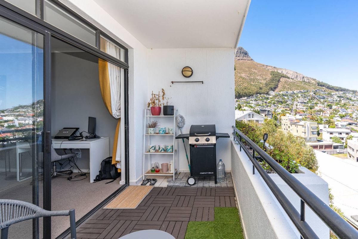 Elevated Apartment with Breathtaking Views at the Foot of Signal Hill - Photo 3
