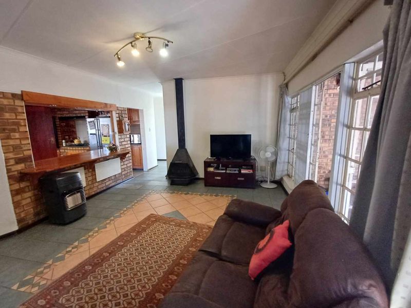 Mulbarton, 4Bedroom House with Study - Photo 9