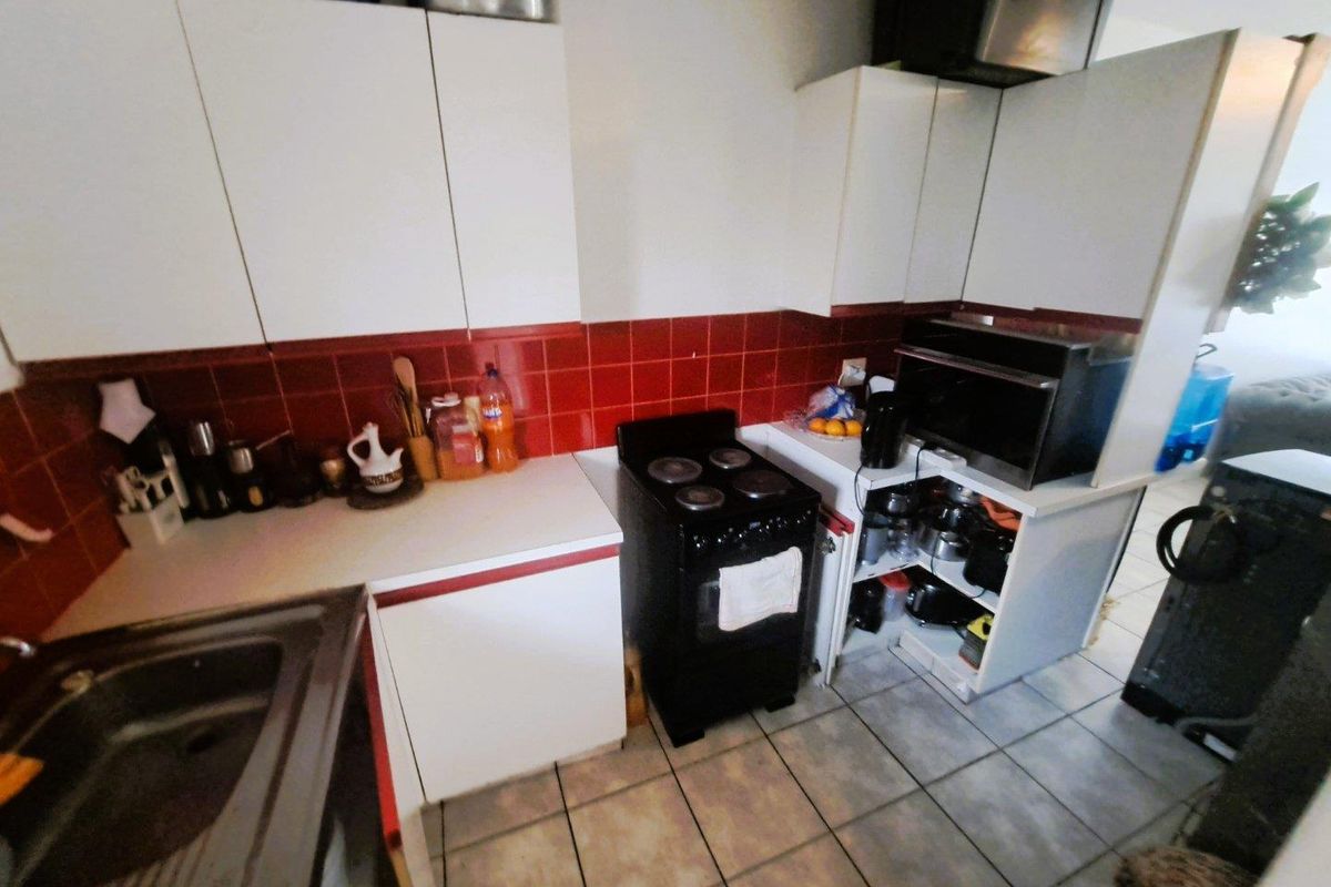 Modern & Spacious 2 Bedroom Apartment for Sale in Kilner Park! - Photo 4