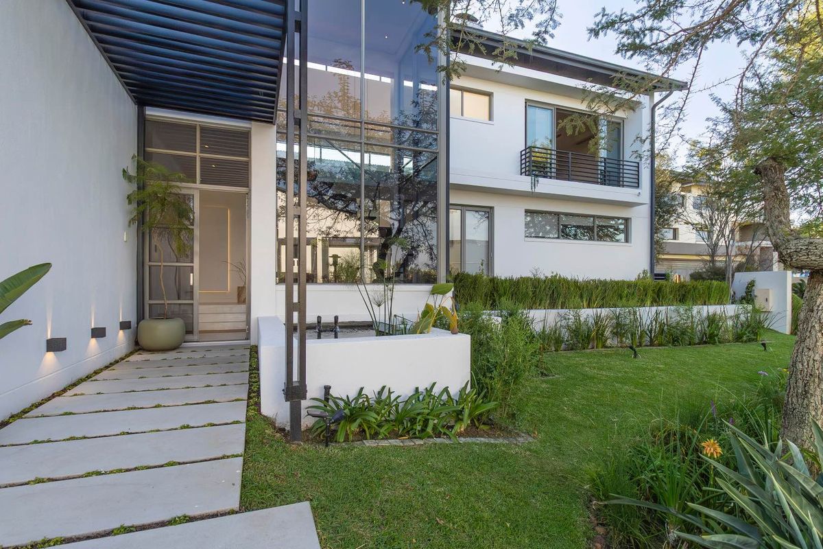 Refined International Living in Waterfall Country Village - Photo 2