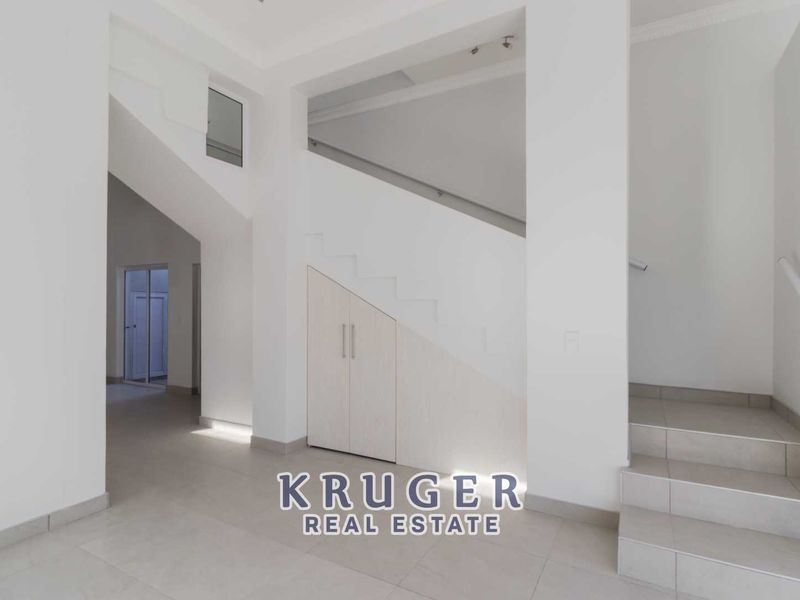 Brand-New Home with Distant Sea Views - Photo 3