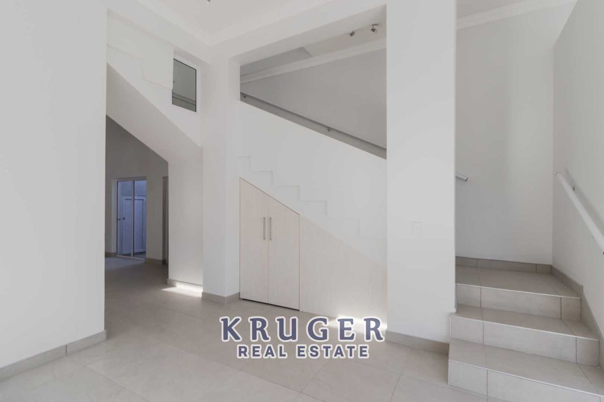 Brand-New Home with Distant Sea Views - Photo 3