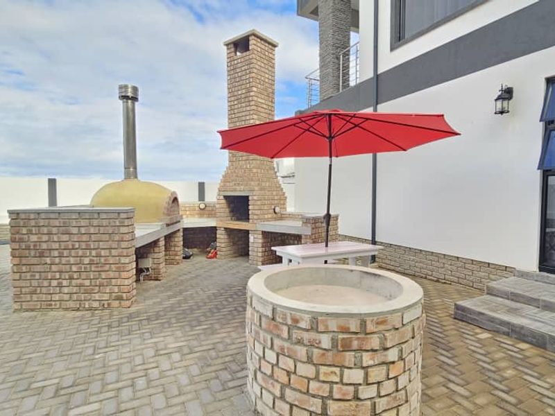 Swakopmund,Mile 4 | Stunning Sea View Home – Unique and Spacious with Modern Finishes - Photo 4