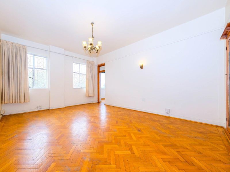 Time to sell! Serious seller relocating! - Photo 10