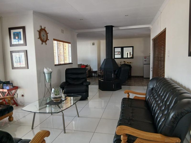 Lovely Family Home with Flat for sale - Photo 4
