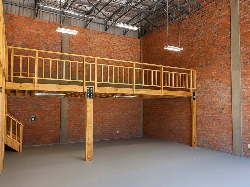 Fairview warehouse with mezzanine, available immediately! - Photo 6