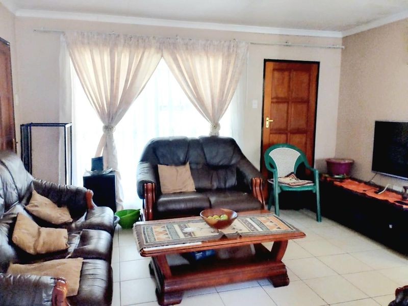 3 Bedrooms house for sale - Photo 3