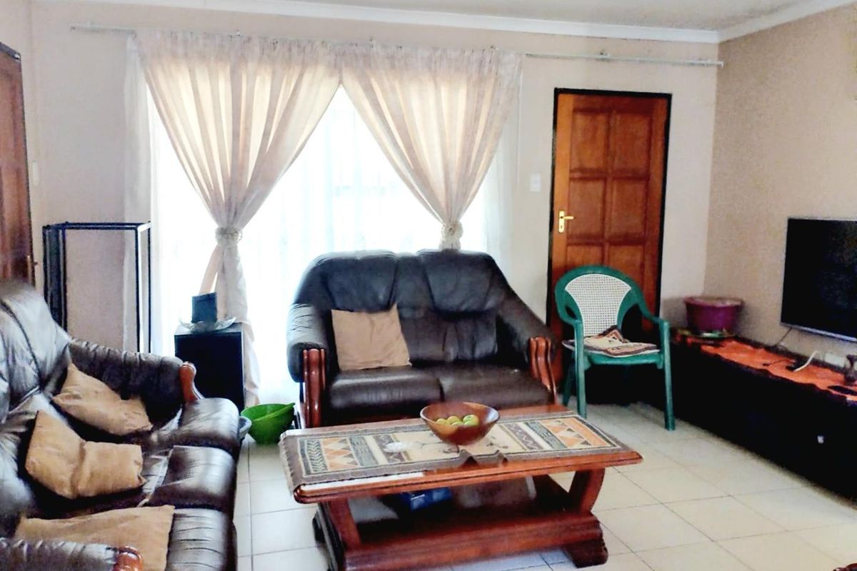 3 Bedrooms house for sale - Photo 3