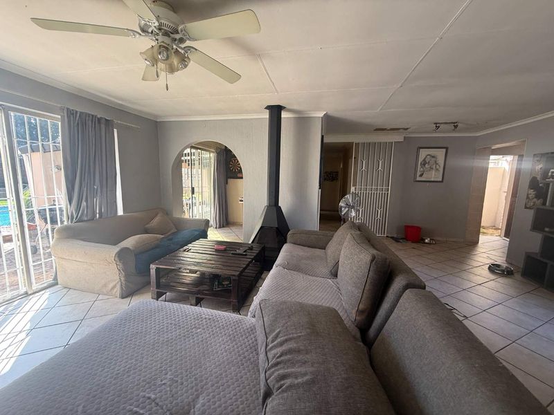 2 Houses on One Stand – Dual Living, Dual Income Opportunity! - Photo 8