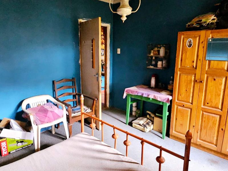 Handyman’s Special Home for Sale in Colchester - Photo 3