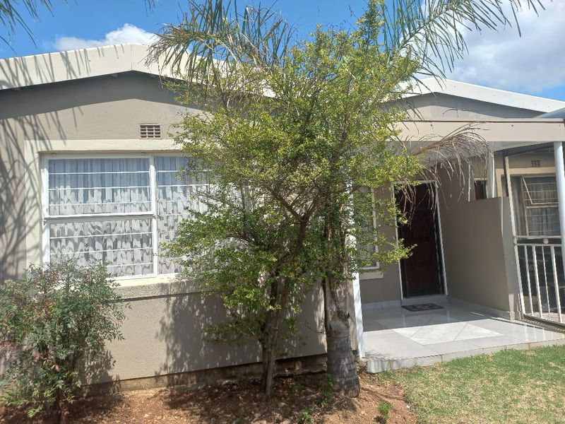RIDGE WAY, LION RIDGE - Photo 1