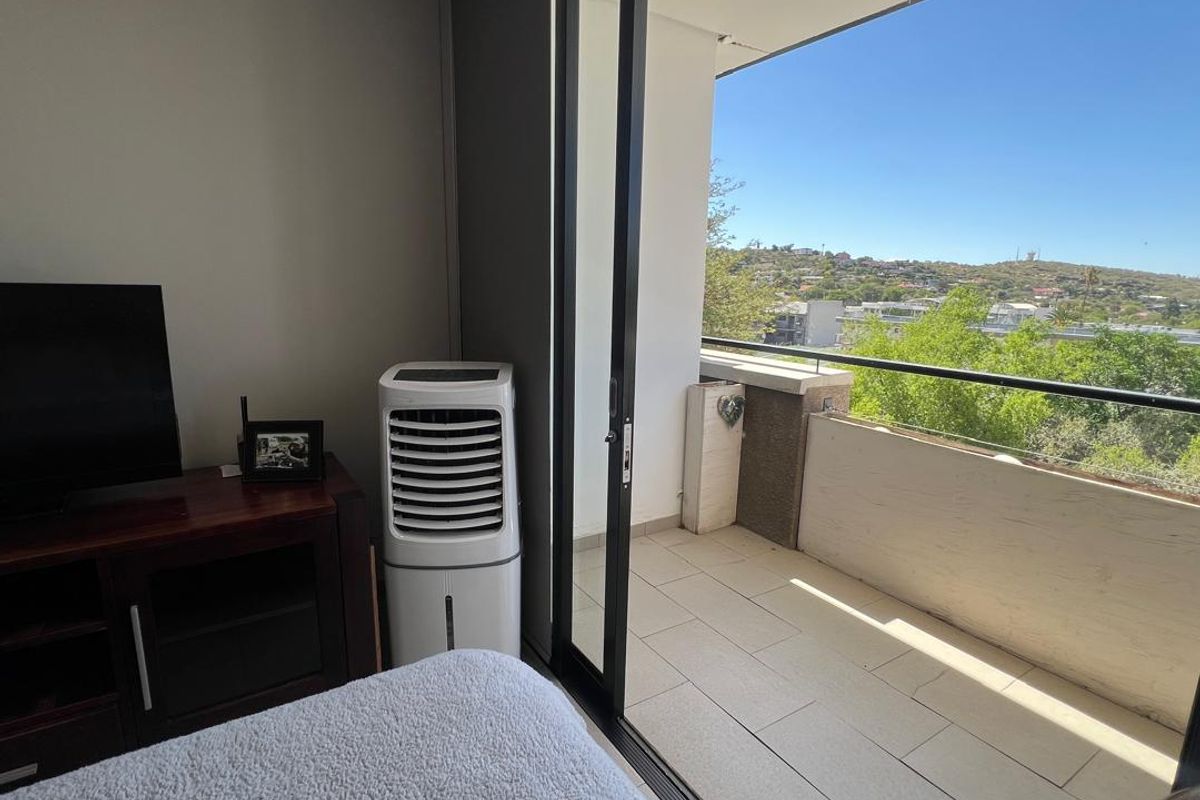 Bachelor's Unit for sale in Klein Windhoek - Photo 3