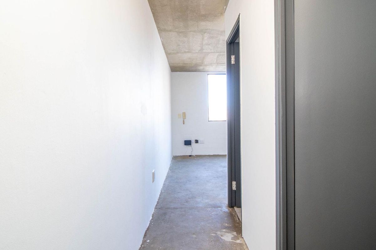 1 Bed Apartment / Flat for Sale in Wynberg - Photo 2