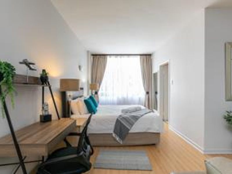 Furnished BACHELOR - Photo 3